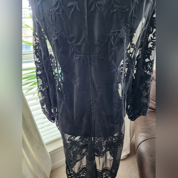 Beautiful lace Kimono/duster - Picture 3 of 4